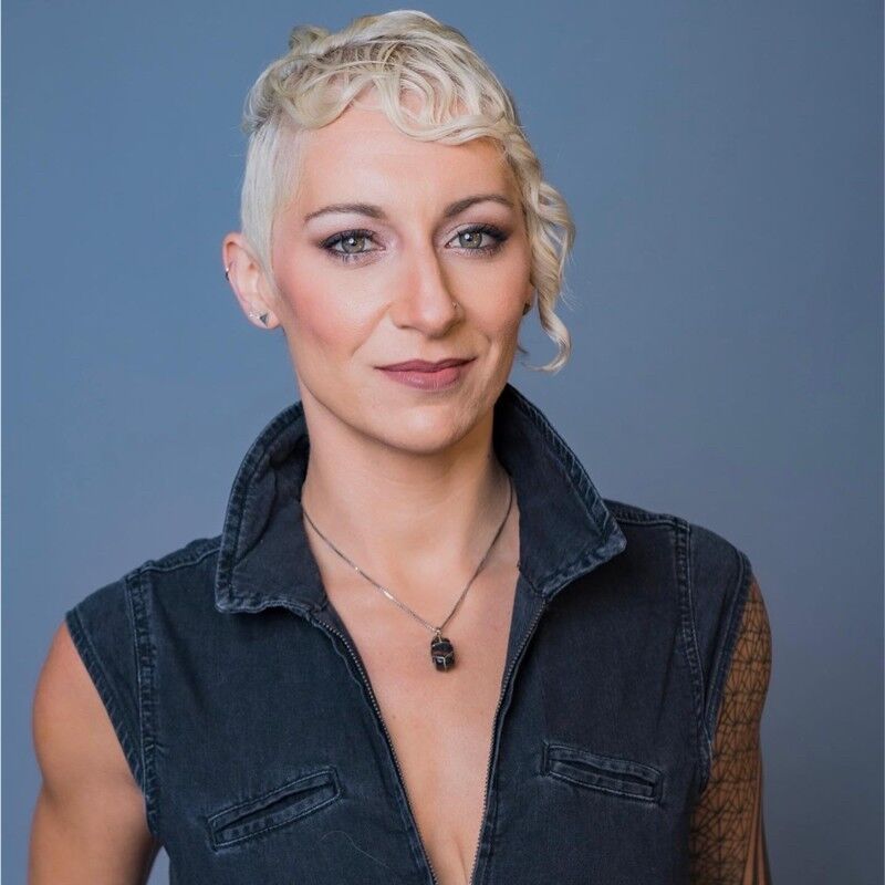 26 Women and Nonbinary SEO Pros Who Inspire Me | Profile picture of Lily Ray